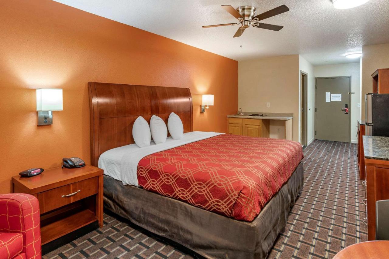 Econo Lodge Inn & Suites Granite City Exterior photo