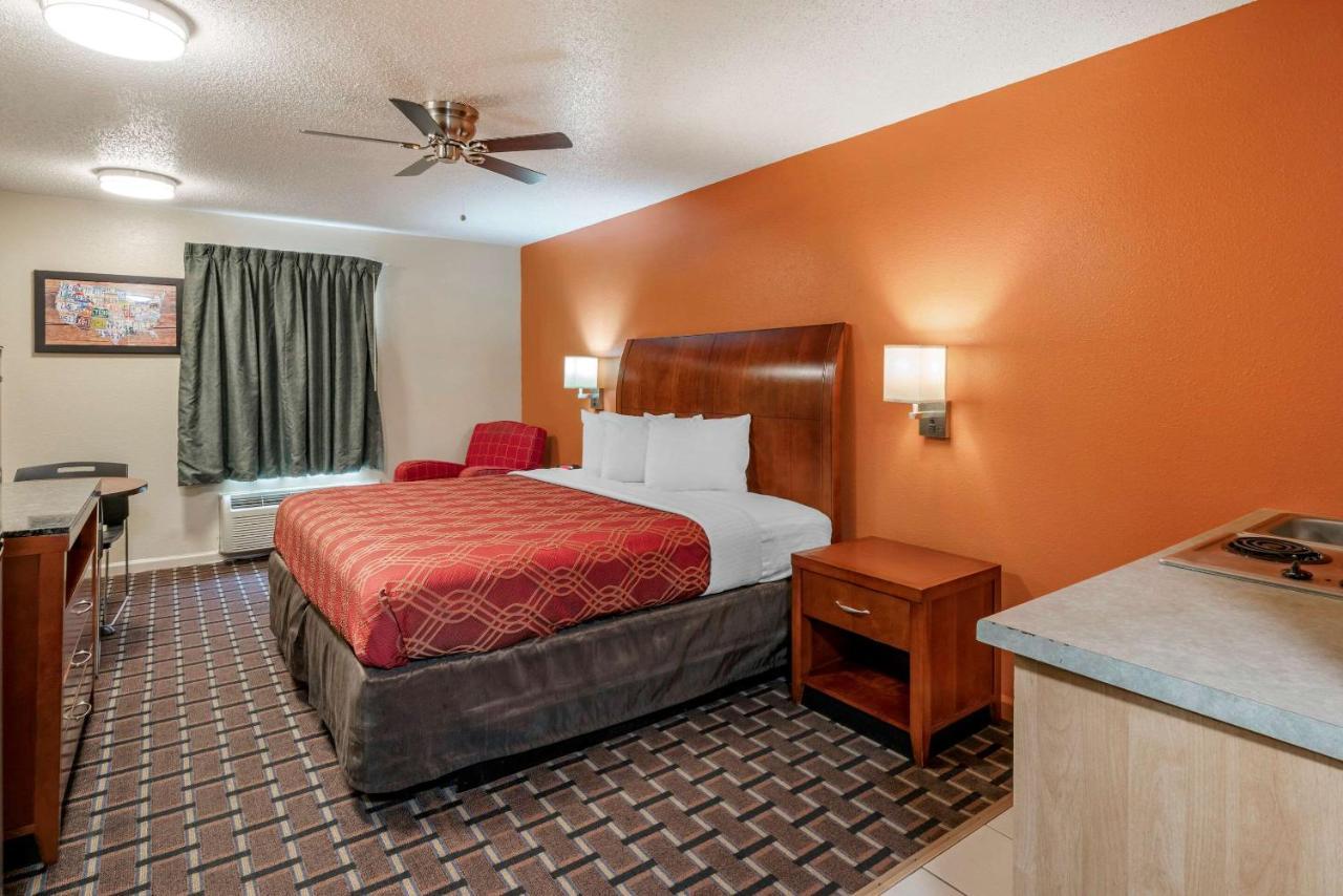 Econo Lodge Inn & Suites Granite City Exterior photo