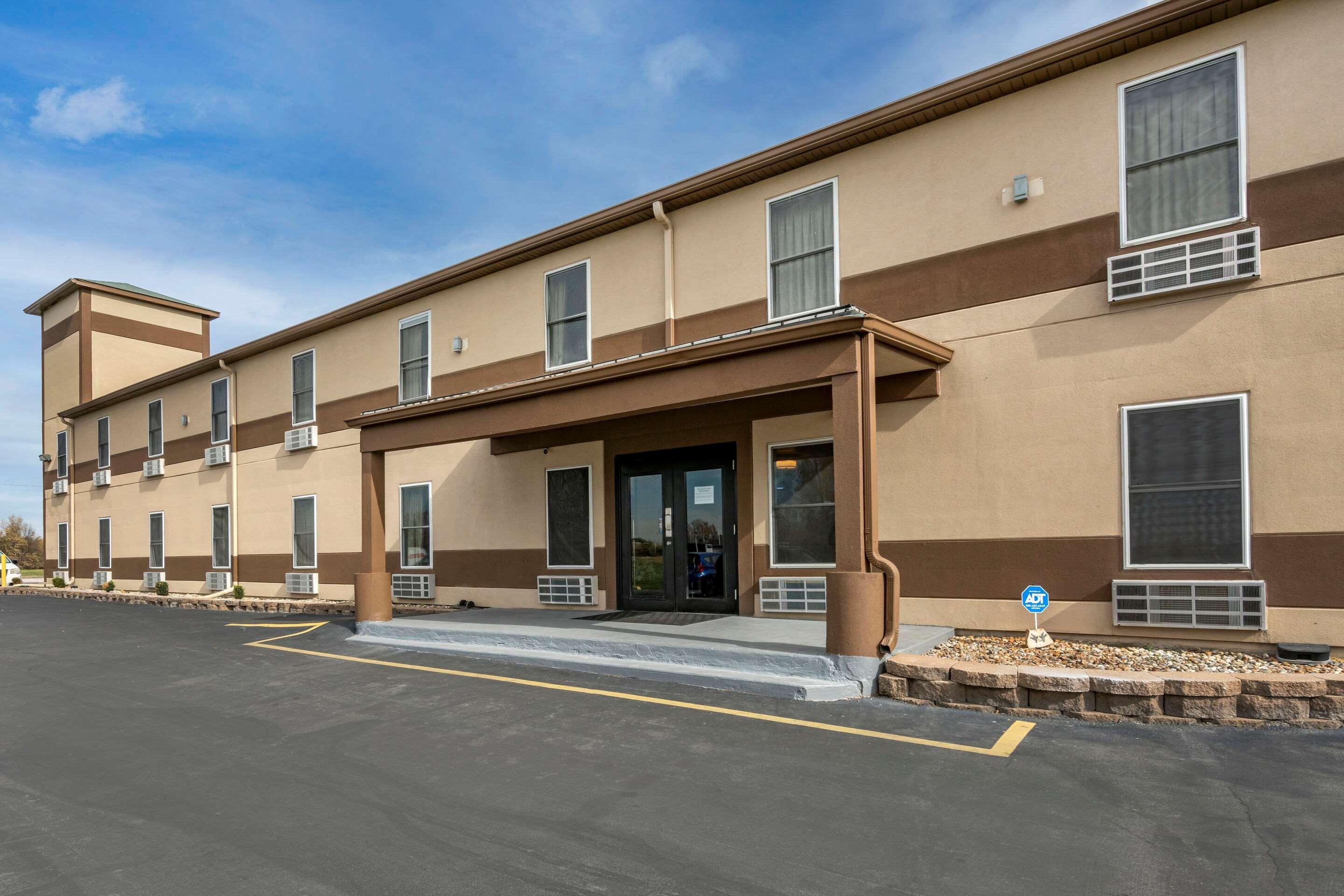 Econo Lodge Inn & Suites Granite City Exterior photo